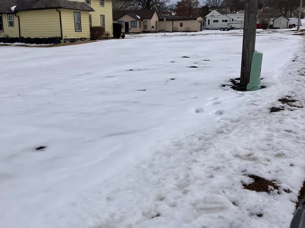 906 E 5th St, Atlantic, IA 50022