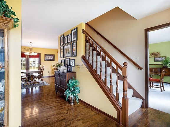 3rd image of 104 Spruce Dr