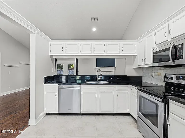 1860 Samuel Adams Ct — Photo 2