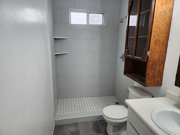 4th image of 475 Tisdell Dr