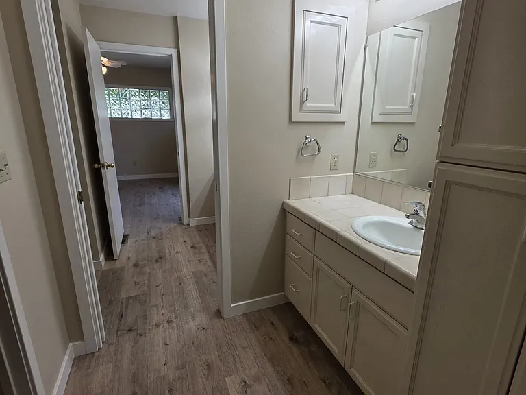 2406 Central Park Dr — Photo 11
