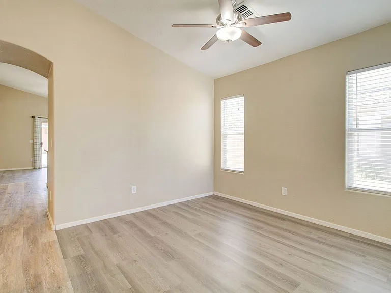 41375 W Cahill Dr — Photo 10