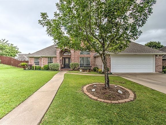 4th image of 104 Honeysuckle Ct