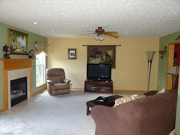 3rd image of 421 Sturbridge Dr