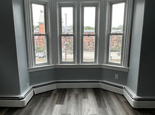 645 Ten Rod Rd APT 5, North Kingstown, RI 02852