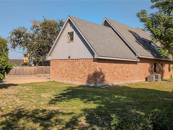 4th image of 2106 Ash Cir