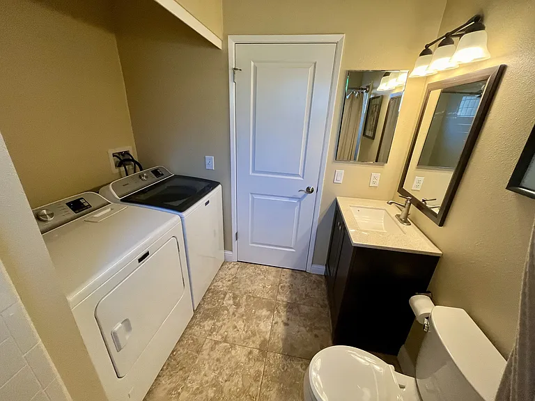 2744 Lakeview Dr — Photo 9