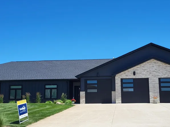 2000 E 4th St Unit 3, Pierre, SD 57501