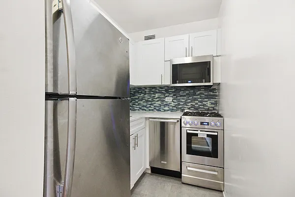 Rented by Compass | media 9