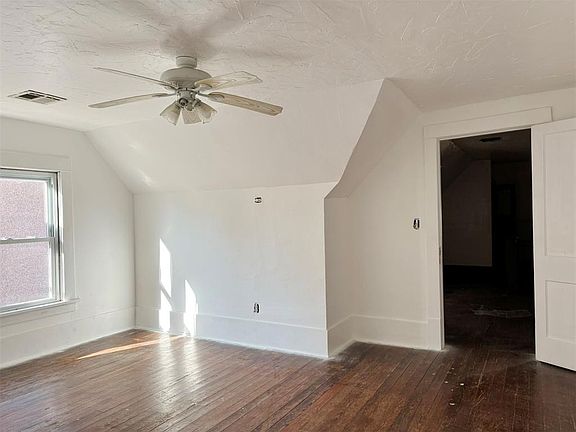 3rd image of 817 7th St