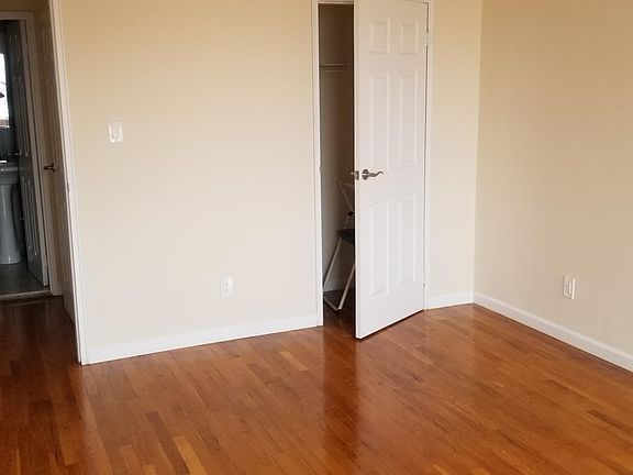 2nd image of 22410 Jamaica Ave Lbby 2