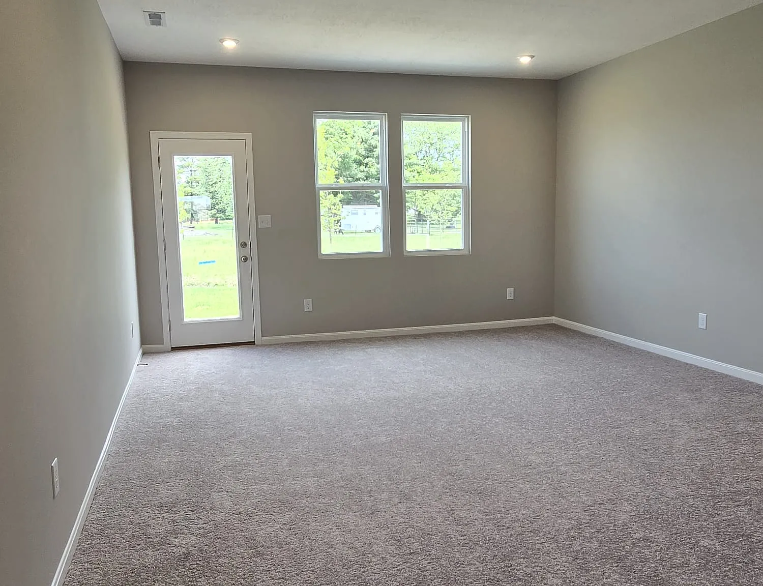 3 bed, 2171 sqft, $2,500 — Photo 3