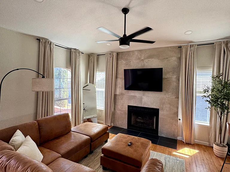 7329 Black Ridge Dr — Photo 3
