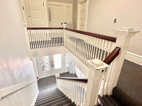 4th image of 725 N Cascade Ave APT 5