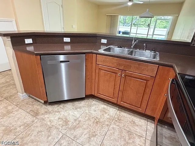 8585 Athena Ct — Photo 9