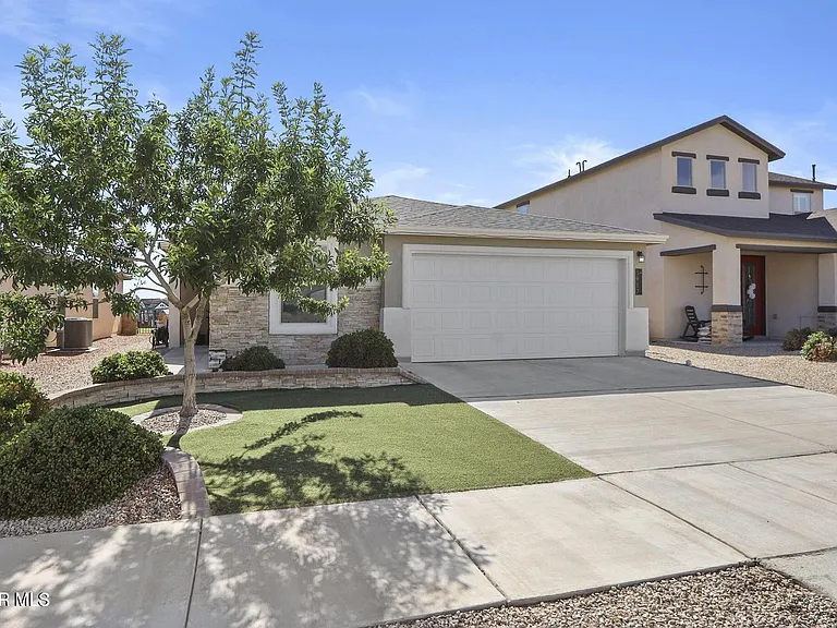 3917 Desert Dunes Dr — Photo 4