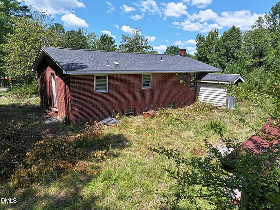 3rd image of 106 Coe St