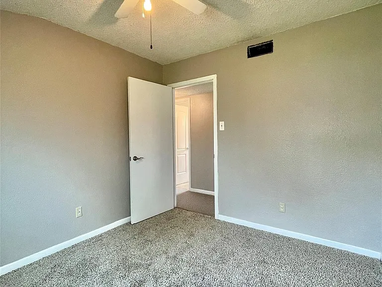 509 Dwyer St — Photo 24