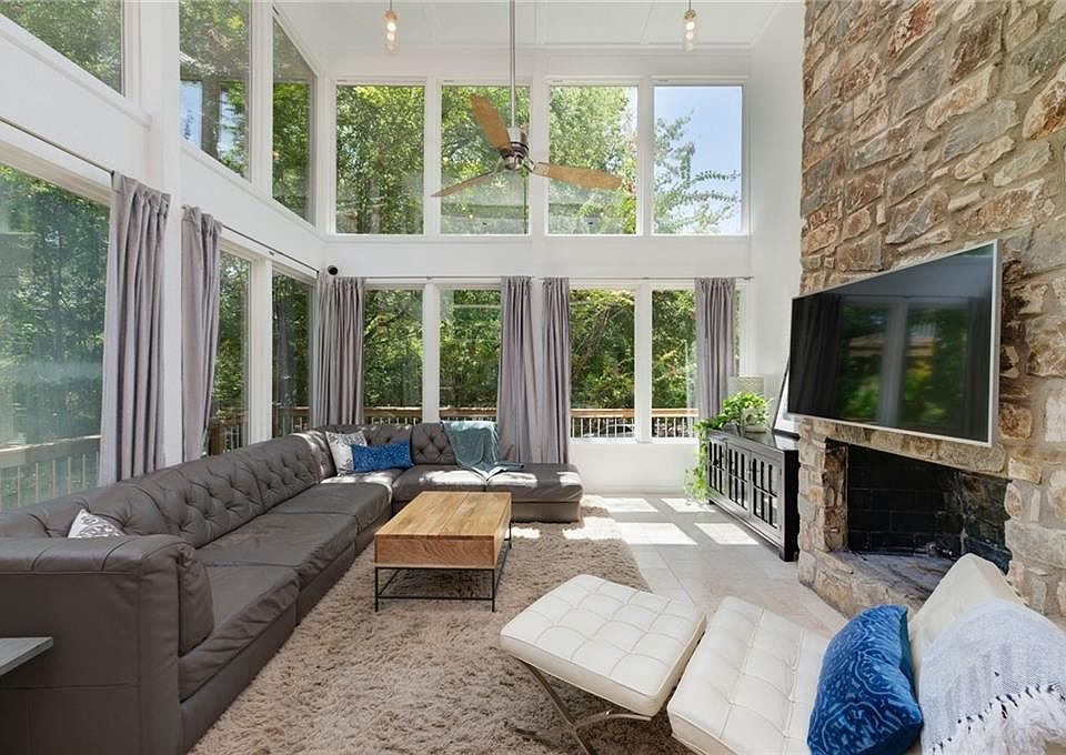 1st image of 602 Rock Park Dr