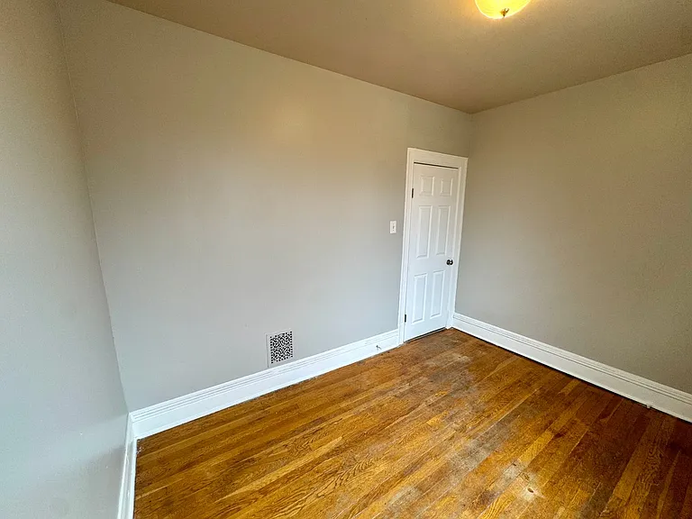 111 S Ohio Street (Full Service) — Photo 12