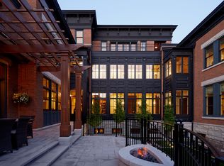 400 W Dickens Ave, Chicago, IL 60614