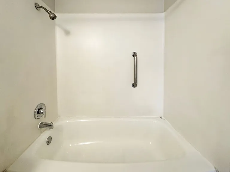 French Quarter Apartments — Photo 18