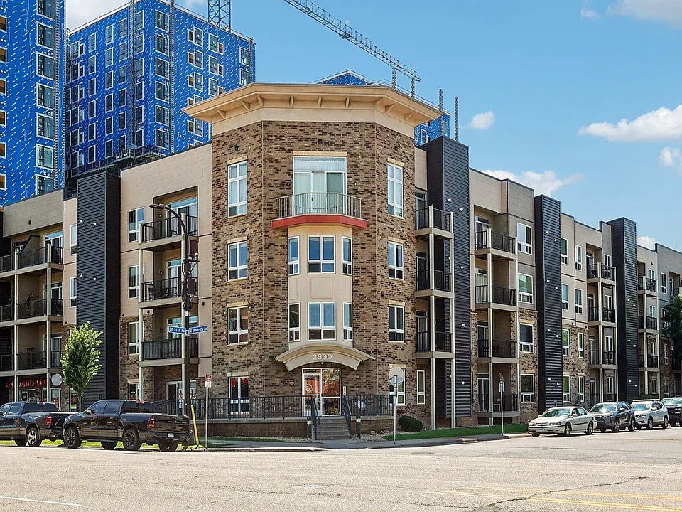 1st image of 2600 University Ave SE APT 220