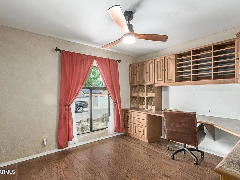 239 E Aster Dr — Photo 10