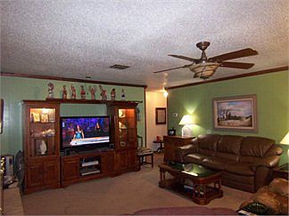 4th image of 836 Hickory Ave