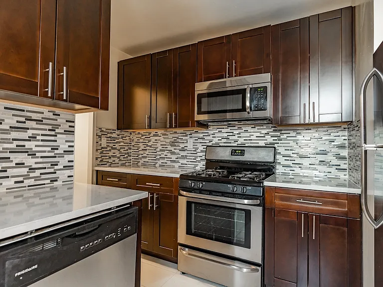 104-40 Queens Blvd #8V — Photo 3