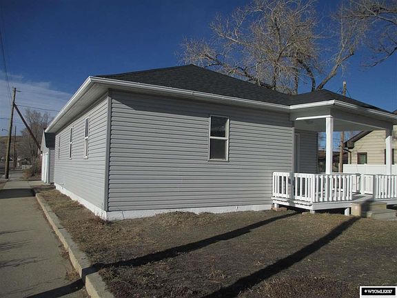 2nd image of 1001 Pilot Butte Ave