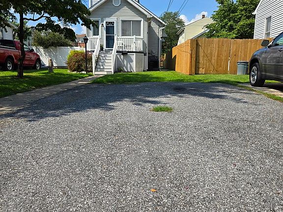 4th image of 204 2nd Ave
