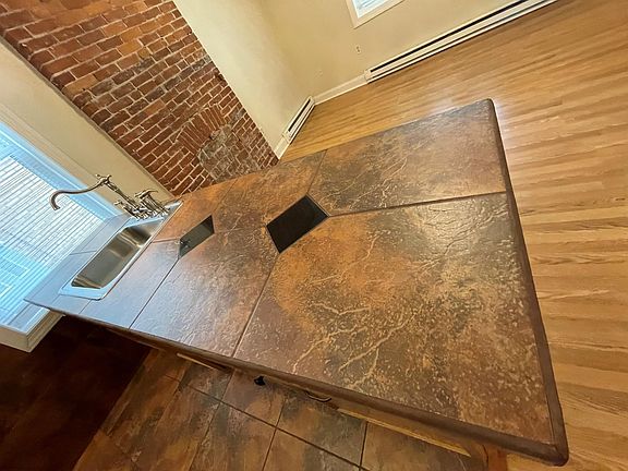 4th image of 219 S Fairmount St #2