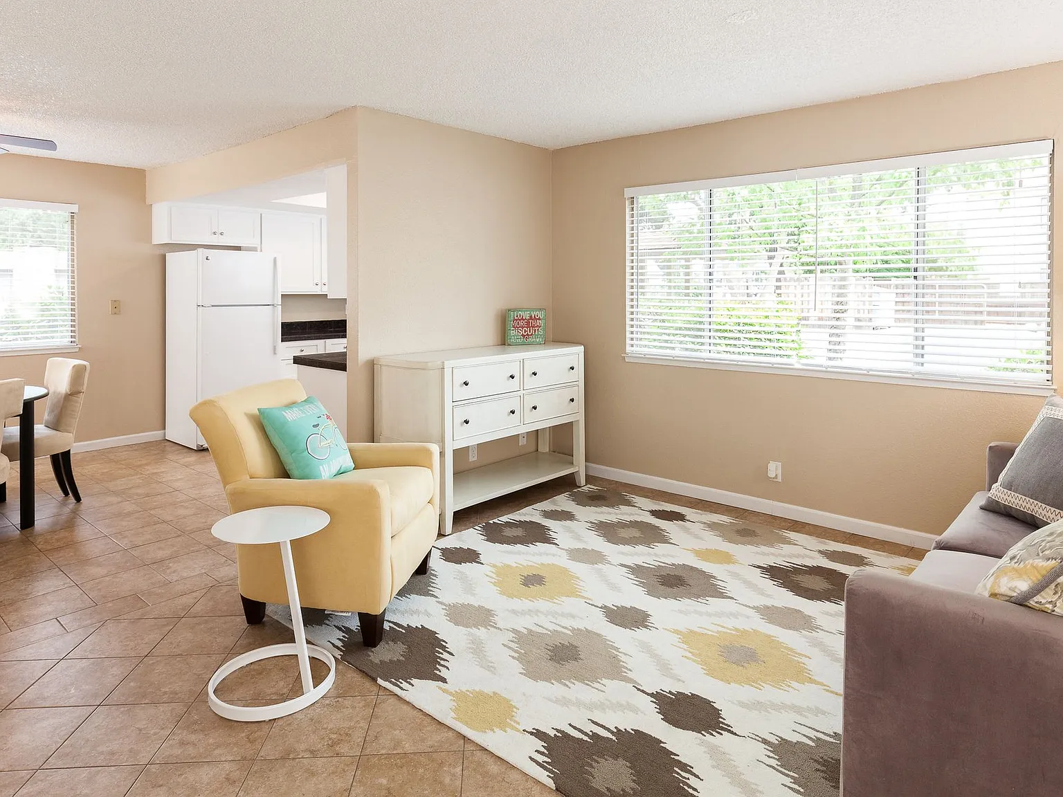 Campus Court Apartments — Photo 2