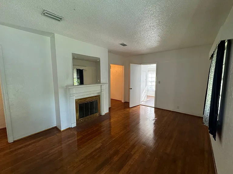 3741 Brantley Ave — Photo 2