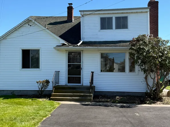 (undisclosed Address), Shirley, NY 11967
