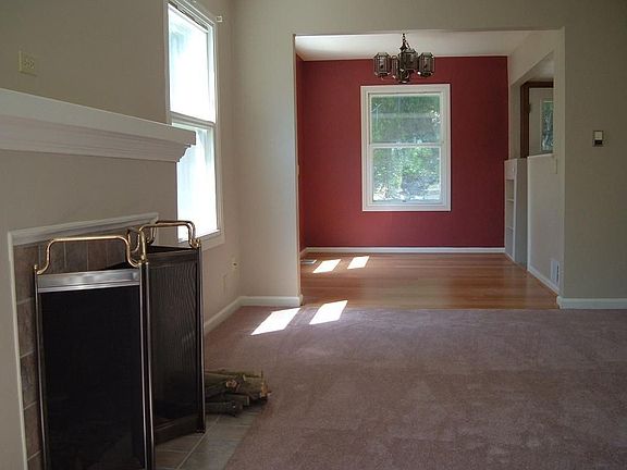 2nd image of 11815 Glendale Way S