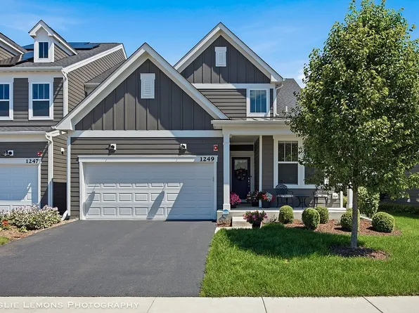 1249 Josiah Rd, Naperville, IL 60563