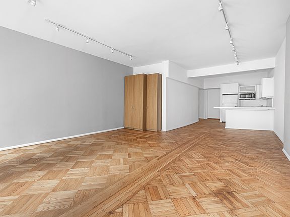 5th image of 24 W 46th St #3