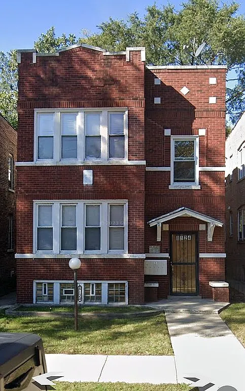 8124 S Manistee Ave photo 1