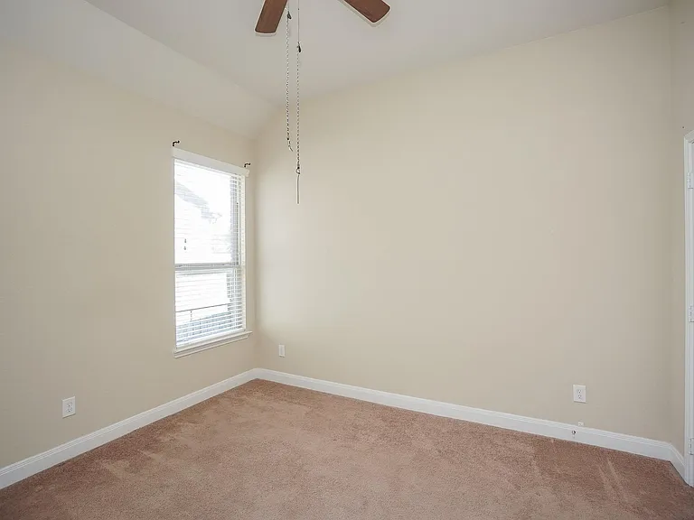 28515 Pleasant Forest Dr — Photo 25