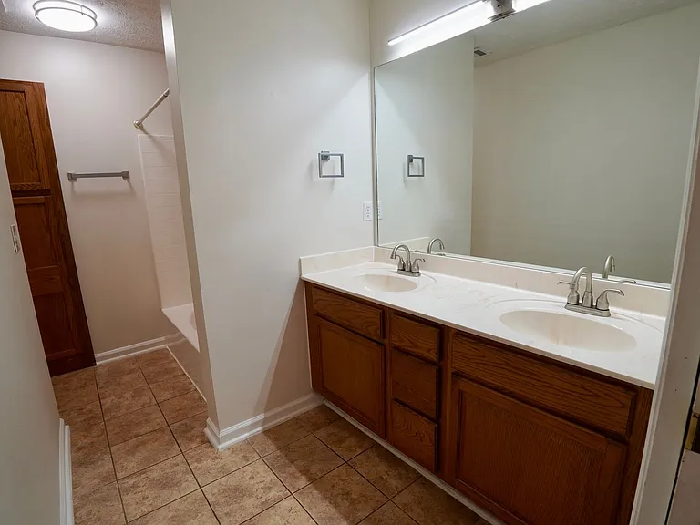 131 Lake Chateau Dr — Photo 20