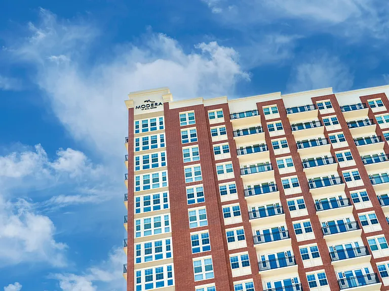 Discover elevated living at Modera Waugh, where modern design meets the vibrant energy of Montrose. With stunning architecture and sleek finishes, our community stands tall in the heart of Houston, offering an exceptional lifestyle above it all.