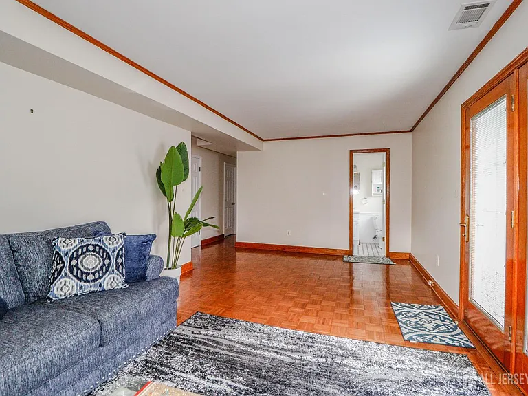 5 Timothy Ct — Photo 24