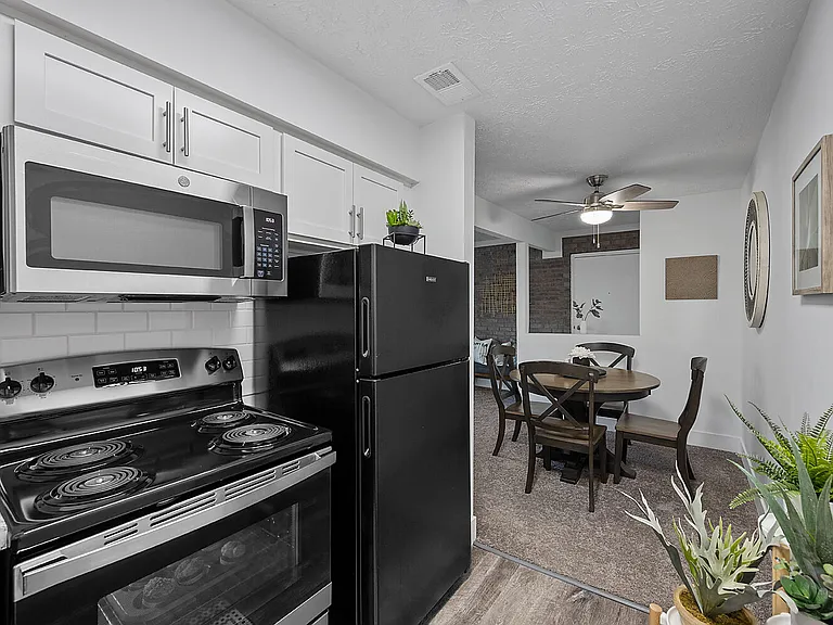 Millcroft Apartments — Photo 9