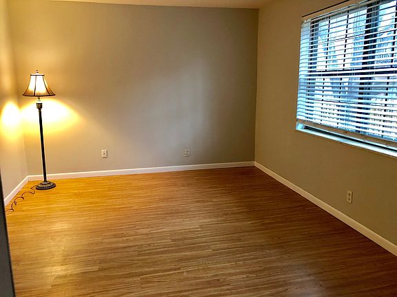 5th image of 441 S Clay Ave APT B