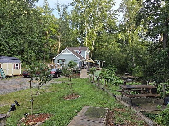 2nd image of 920 Pennell Rd