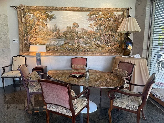 Smaller dining area with another original Saarinen table