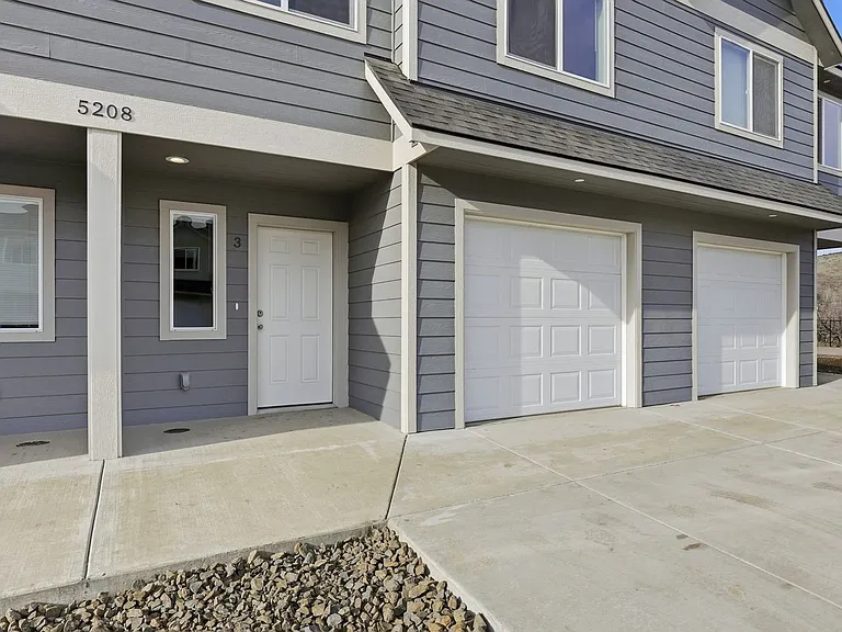 Apple Valley Town Homes — Photo 30