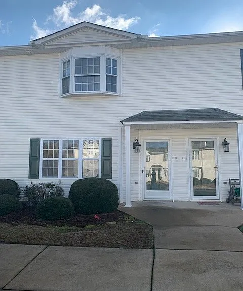 1205 Cross Creek Cir #B2 — Photo 1